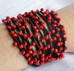 Red black beaded bracelet