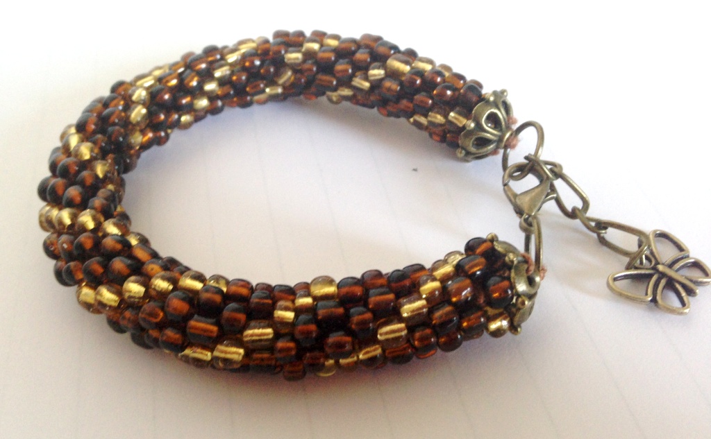 Bratara cu margele maro - auriu