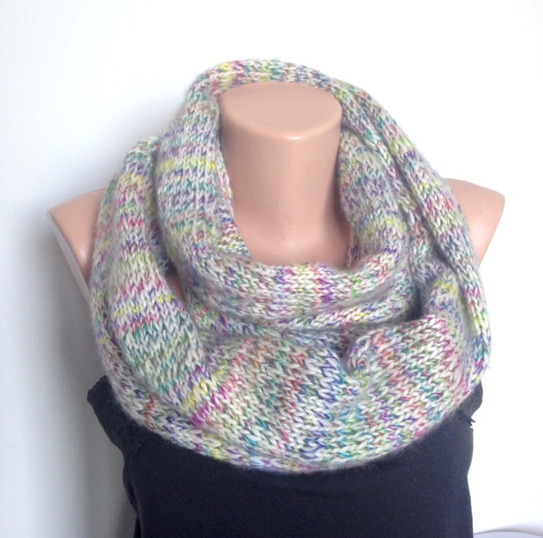 Fular circular tricotat