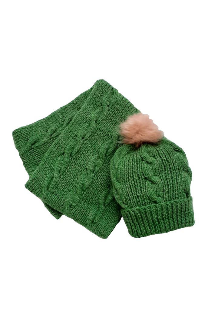 Handknitted beanie and cowl